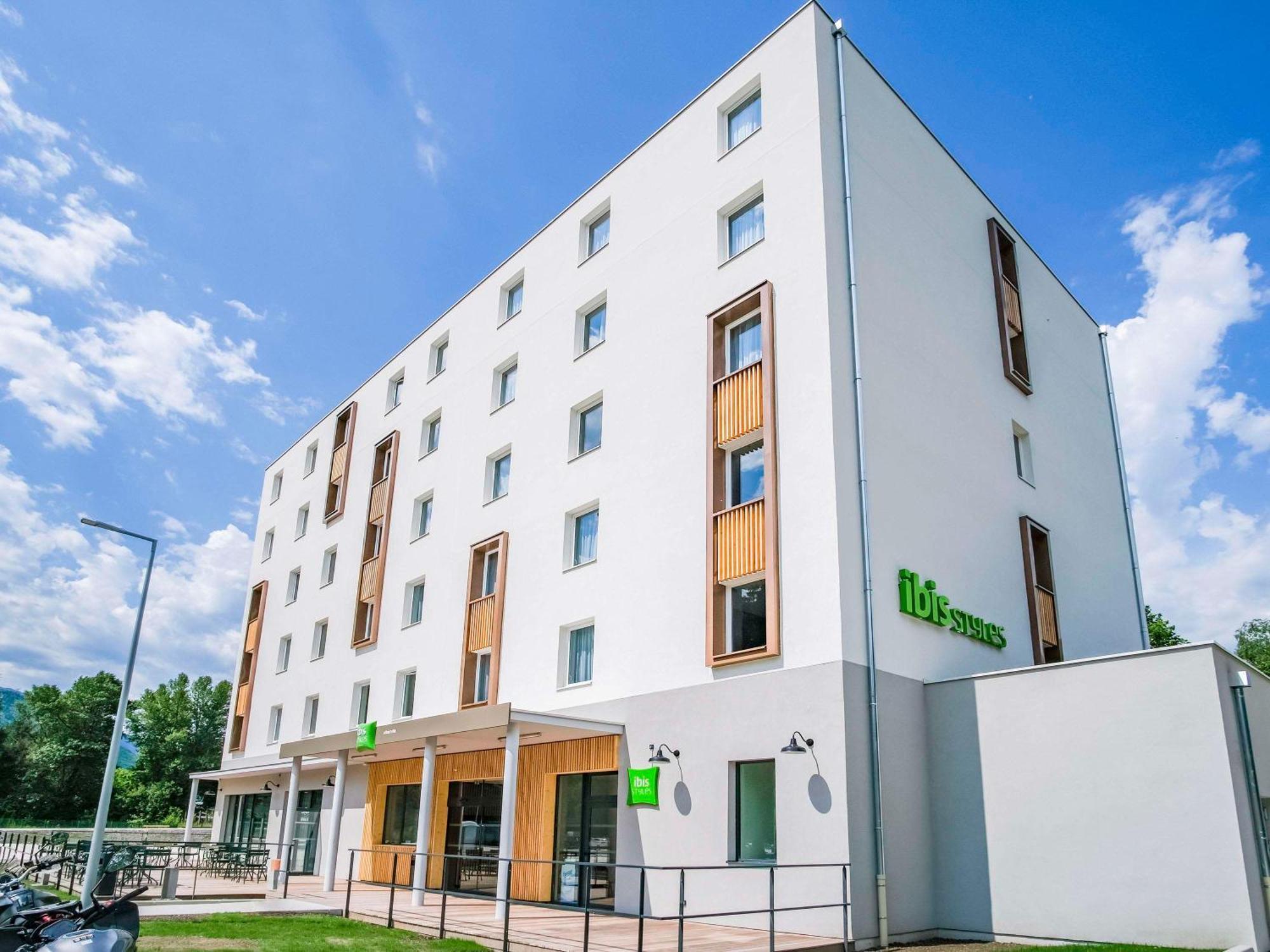 Ibis Styles Албервил Екстериор снимка